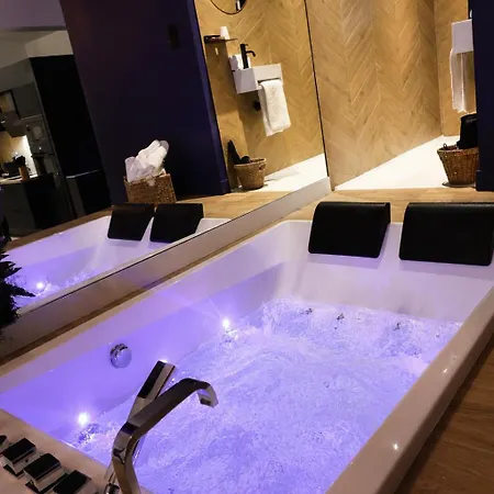 Koon Loft Balneo, Sauna & Evasion Apartment Granville